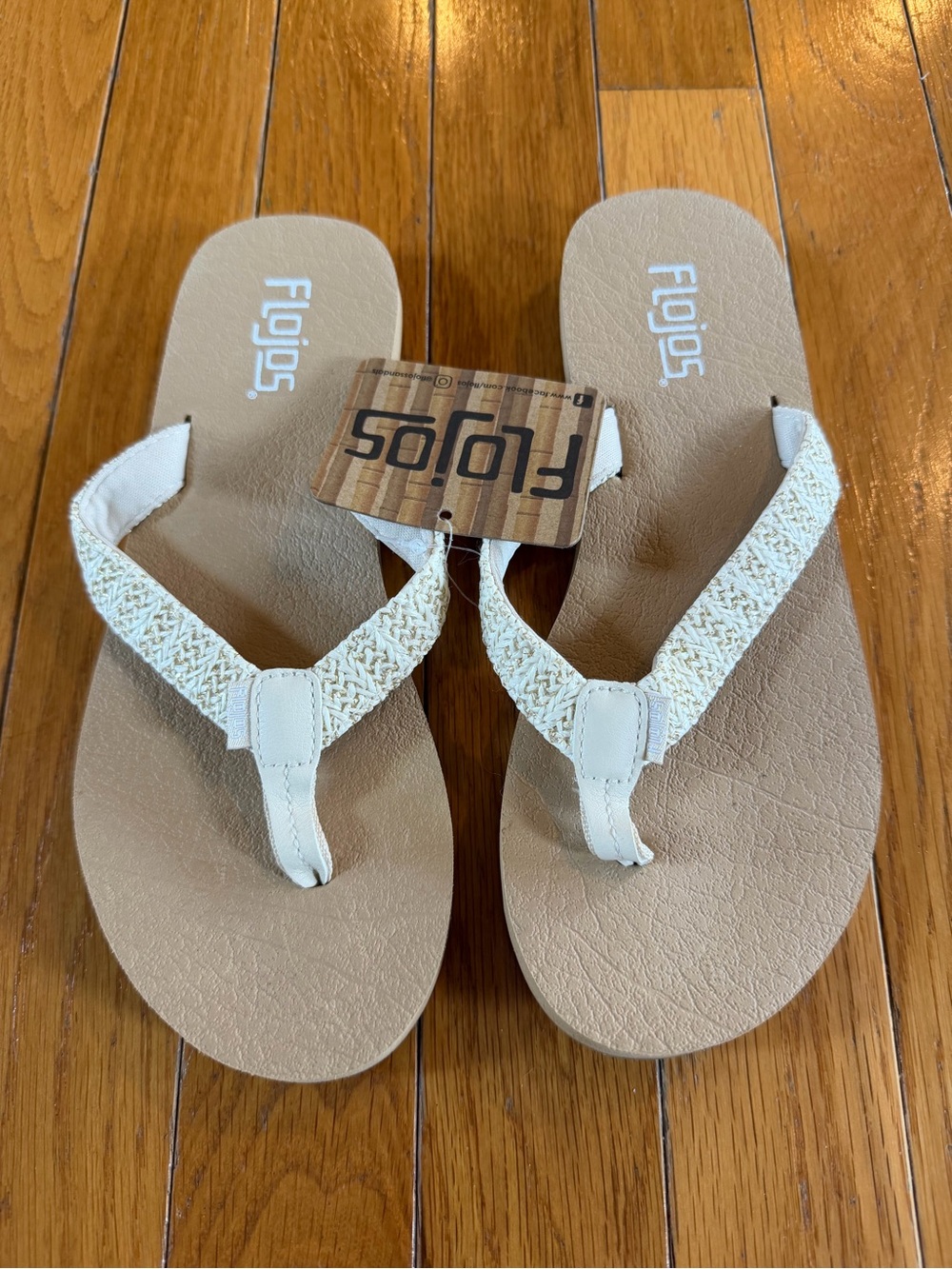 New Flojos Juno Weave Sandals Cream & Gold woven strap Womens Sz 6